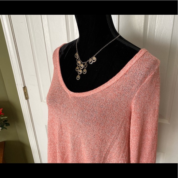 Sexy Daytrip raw hem open back top - Picture 6 of 9